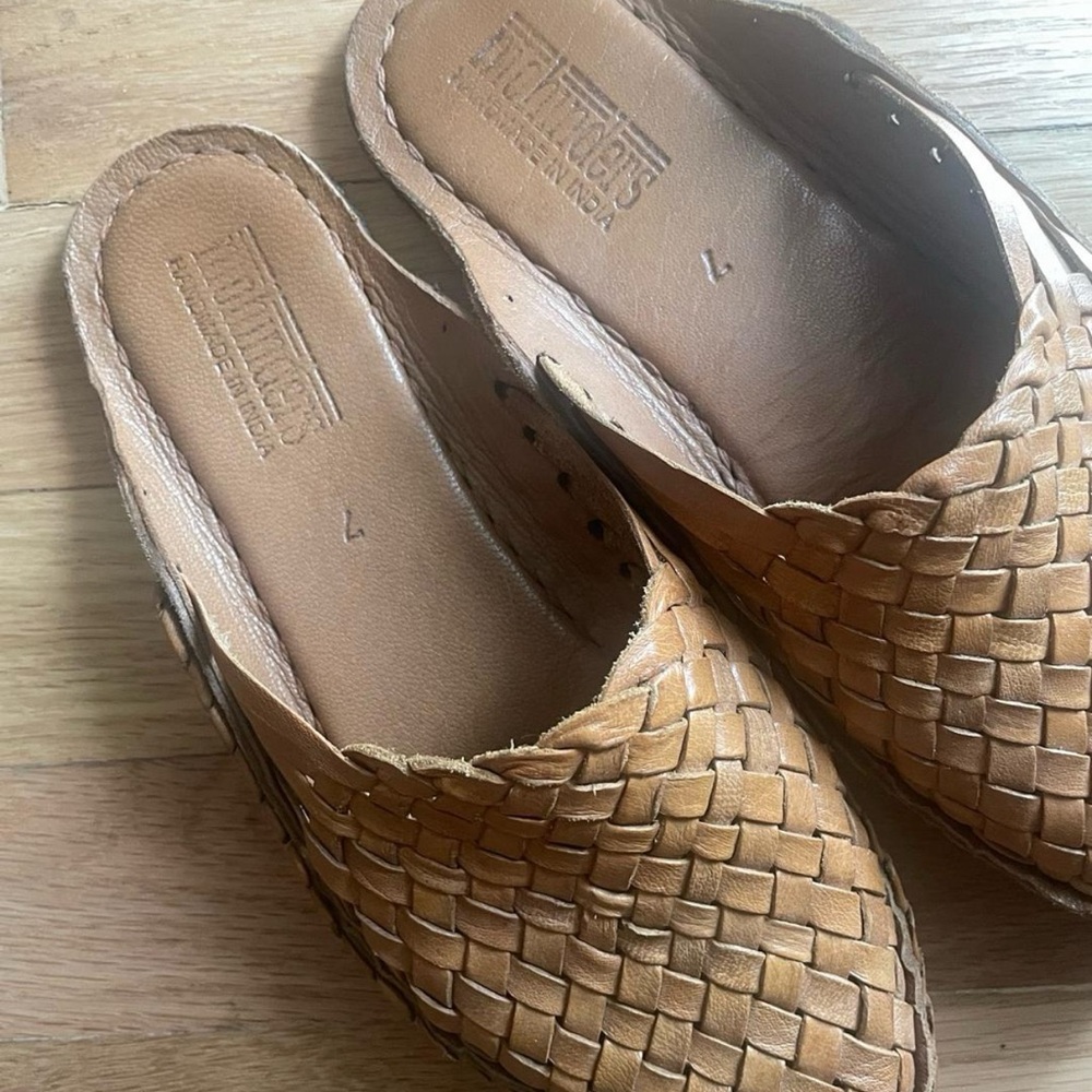 Mohinders Woven Slides